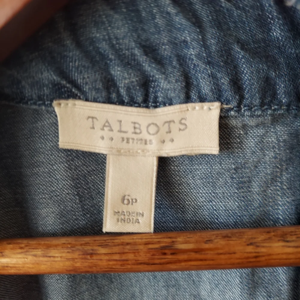 Talbots blue chambray short sleeve shift dress embroidered neckline Sz 6 Petite - Picture 3 of 8